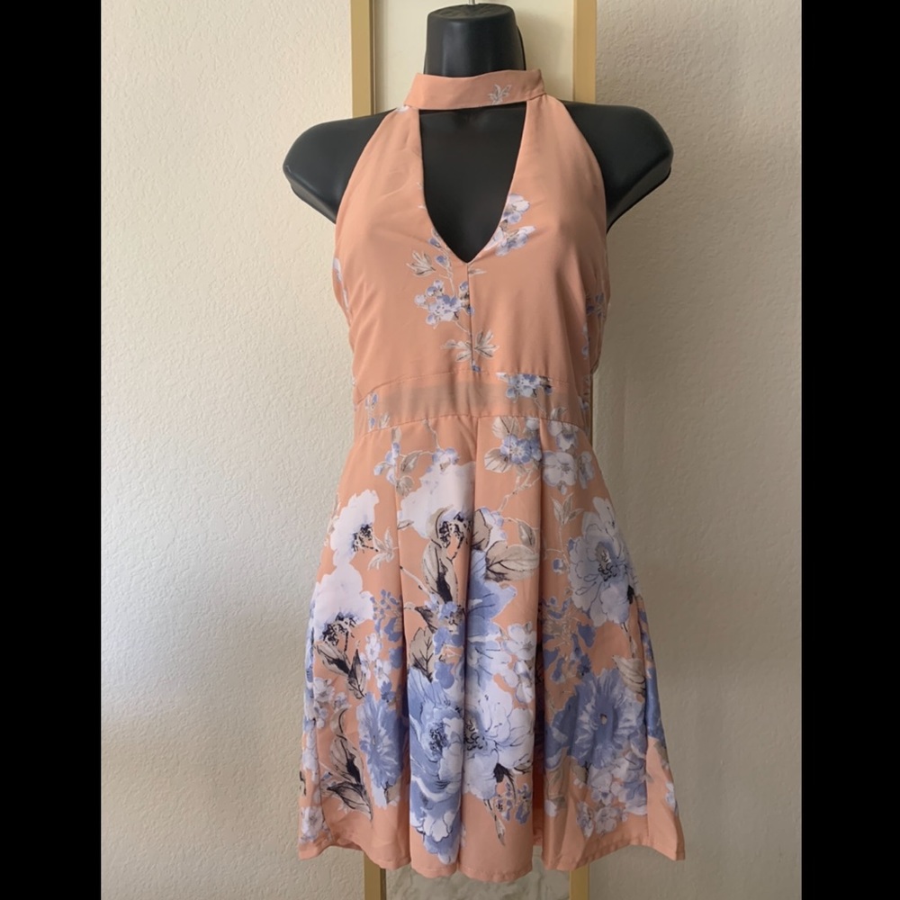 Charlotte Russe peach floral romper v neck Small